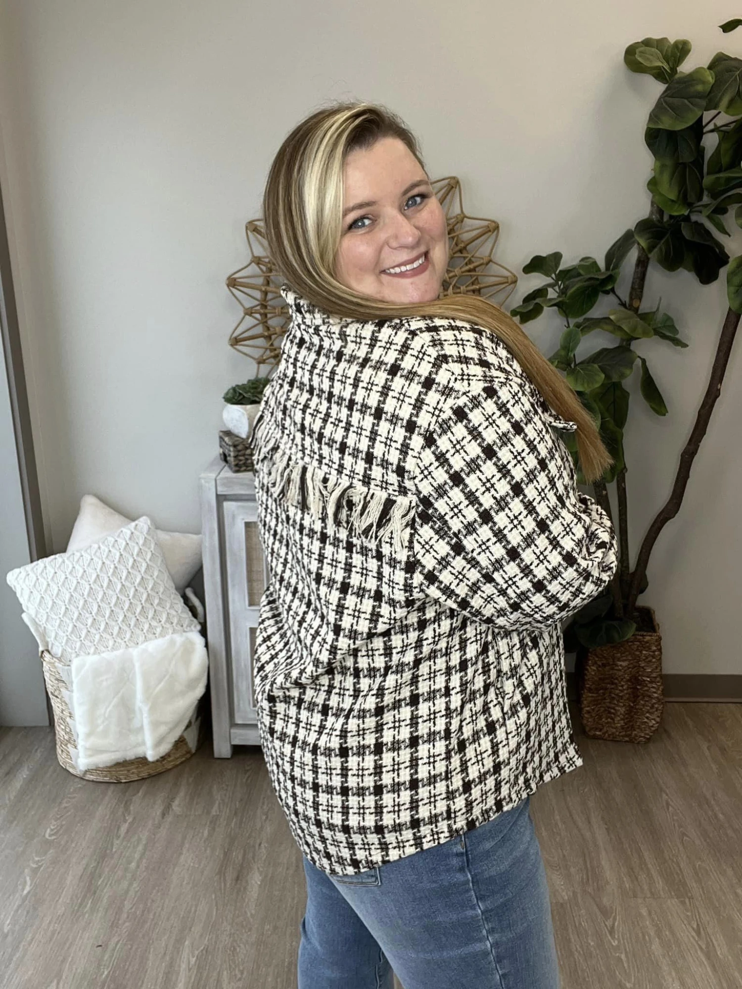 Window Watching Shacket | S-3XL *Final Sale* 4 Window Watching Shacket | S-3XL *Final Sale* - Image 2