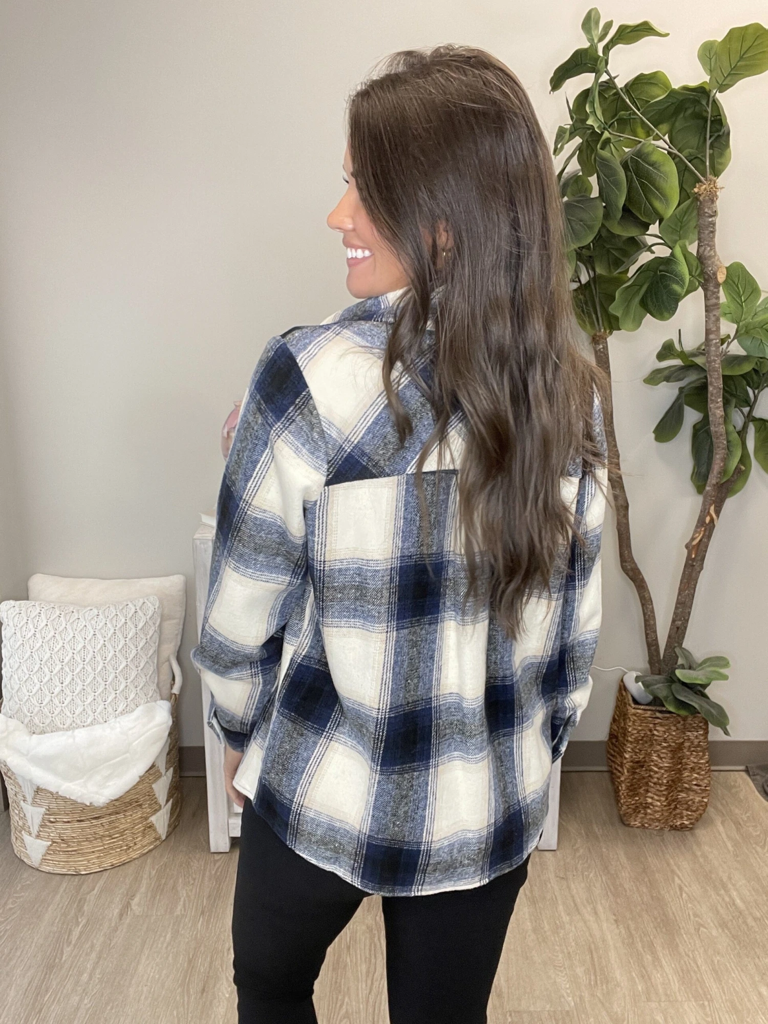 Tracking Love Shacket | S - XL 6 Tracking Love Shacket | S - XL - Image 4