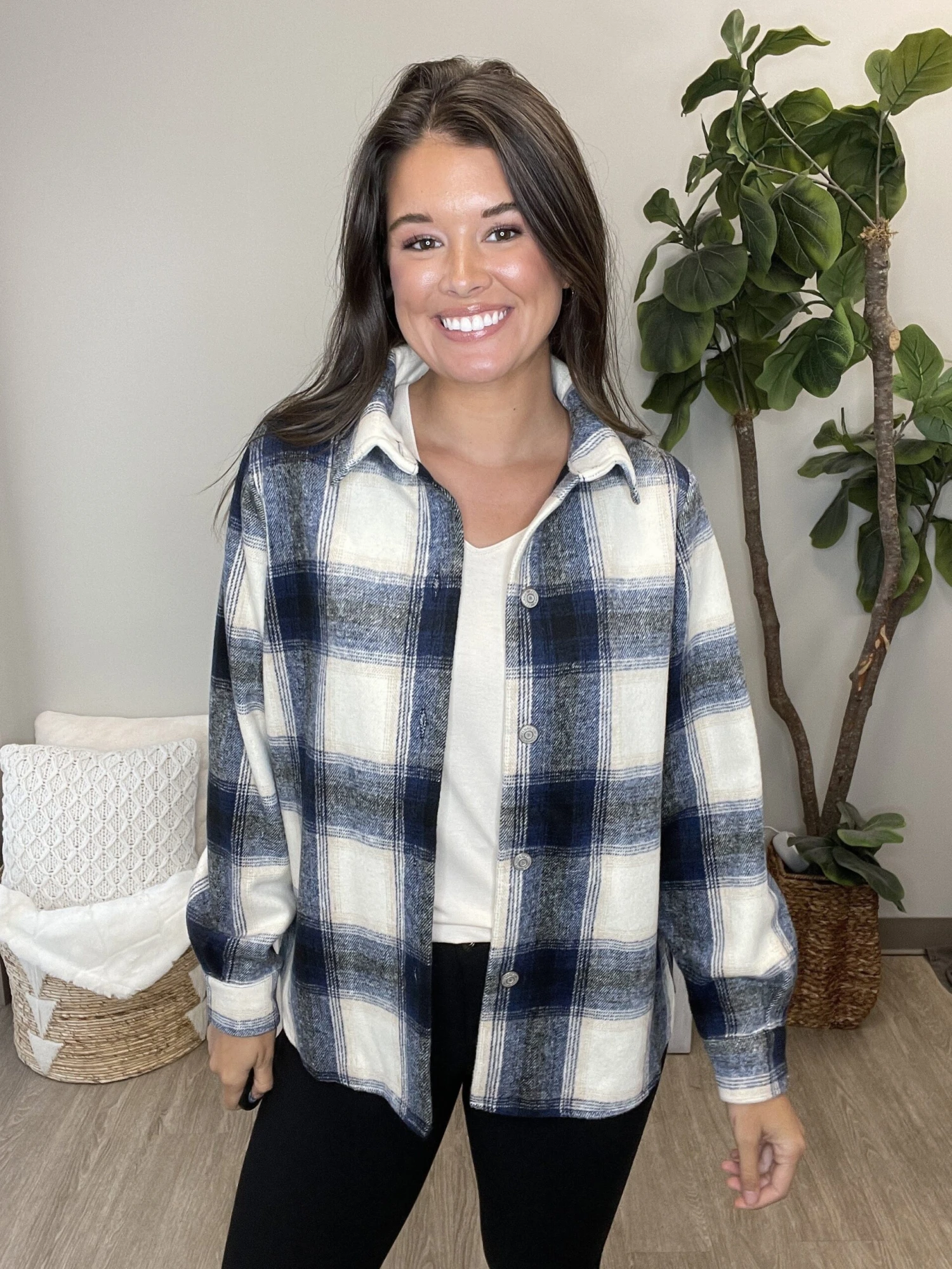 Tracking Love Shacket | S - XL 4 Tracking Love Shacket | S - XL - Image 2